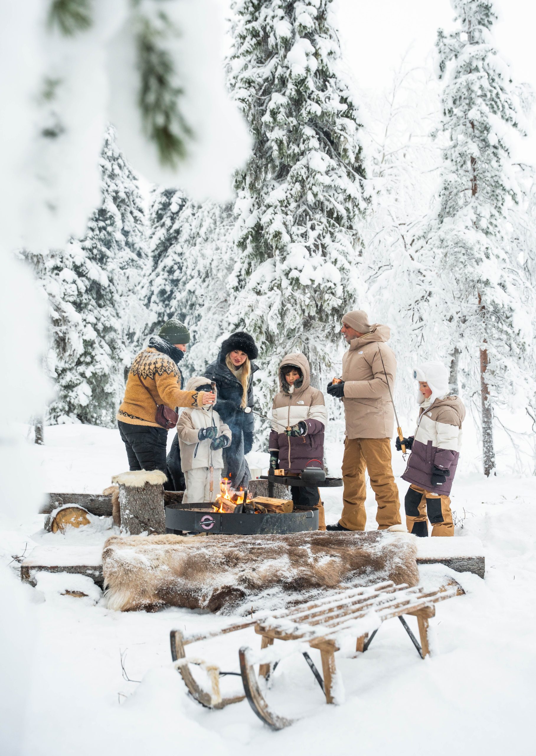 Why do luxury travelers choose bespoke Arctic trips over package tours?
